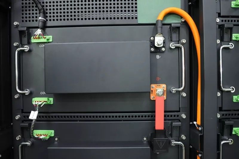 Gabinete de alto voltaje modificado para requisitos particulares de la batería de la Sistema Solar de Ion Lifepo 4 del litio del ciclo profundo 20kwh 30kwh